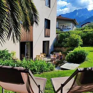 Pensión Picobello, Mandello del Lario